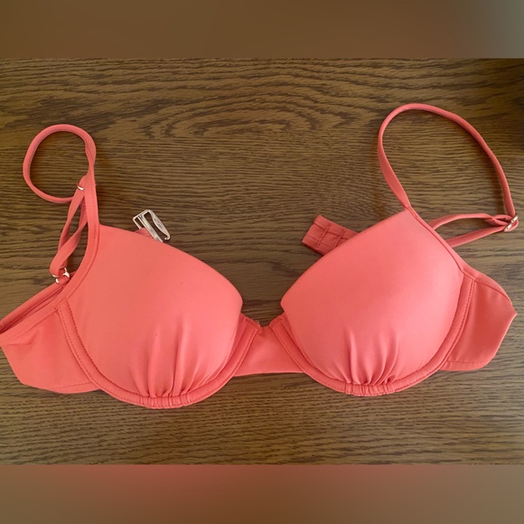 Victoria’s Secret Bikini Top - Picture 1 of 3
